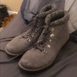 Cute winter timberland like boots